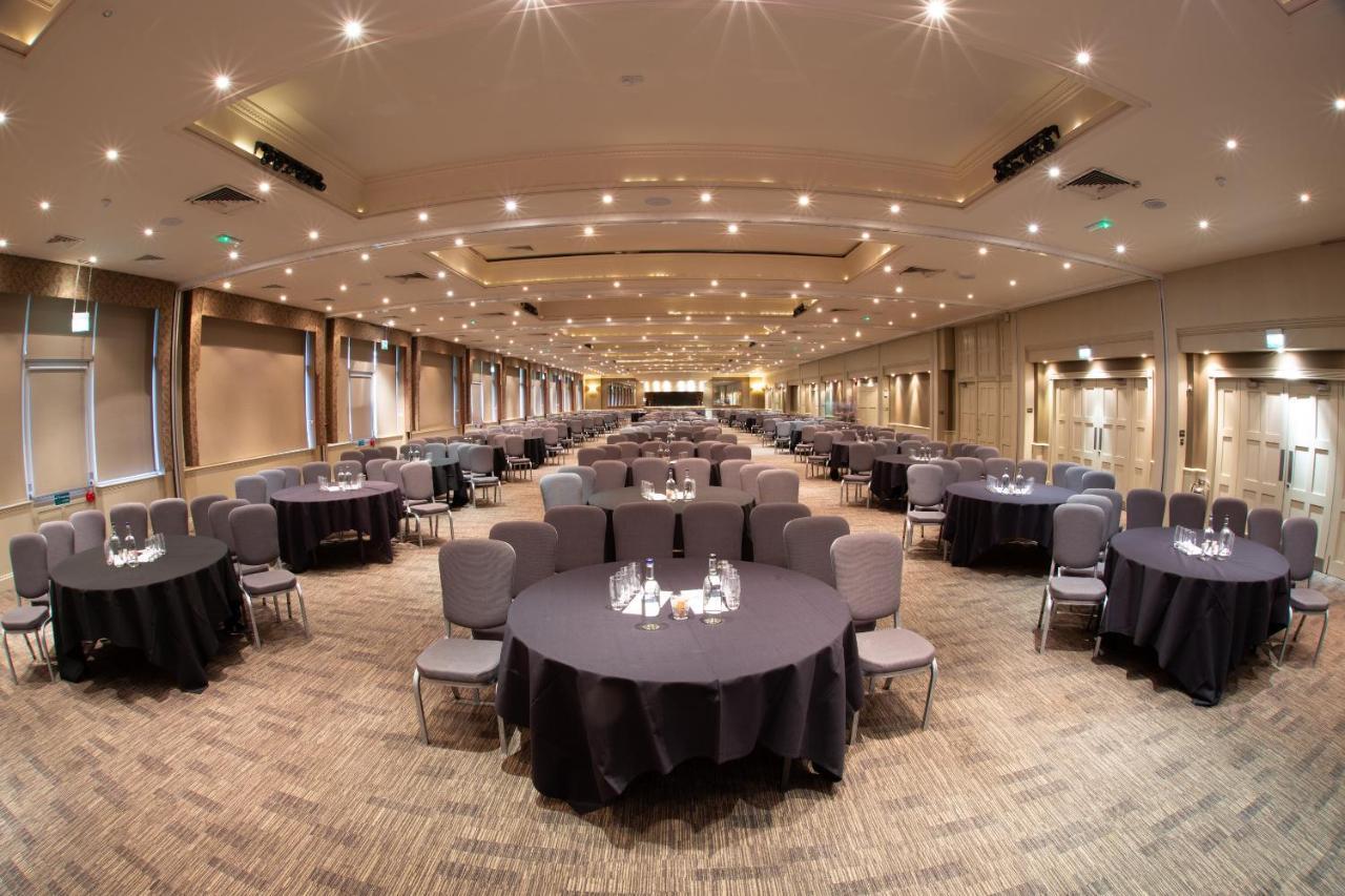 The Mere Golf Resort & Spa 외부 사진