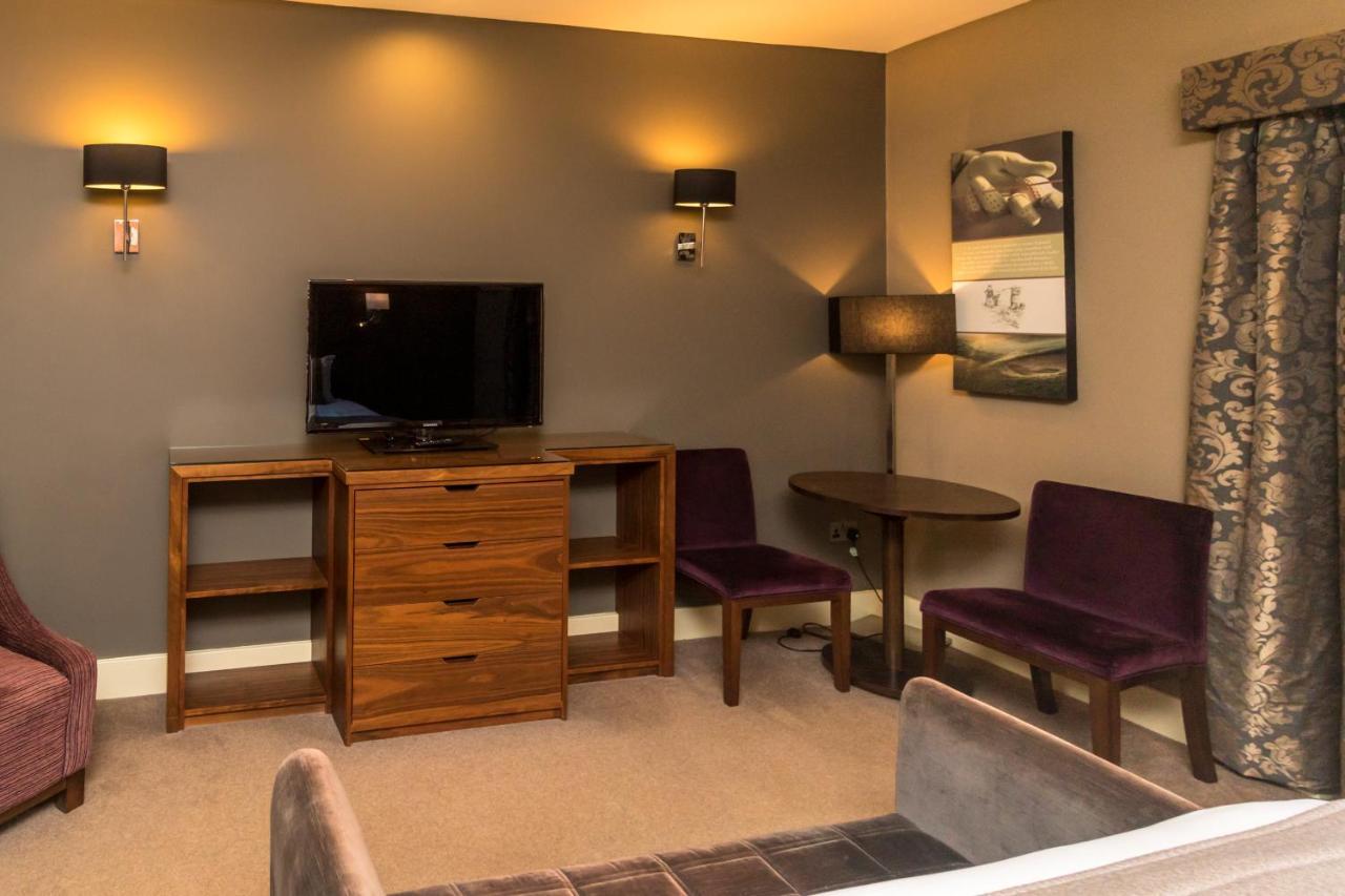 The Mere Golf Resort & Spa 외부 사진