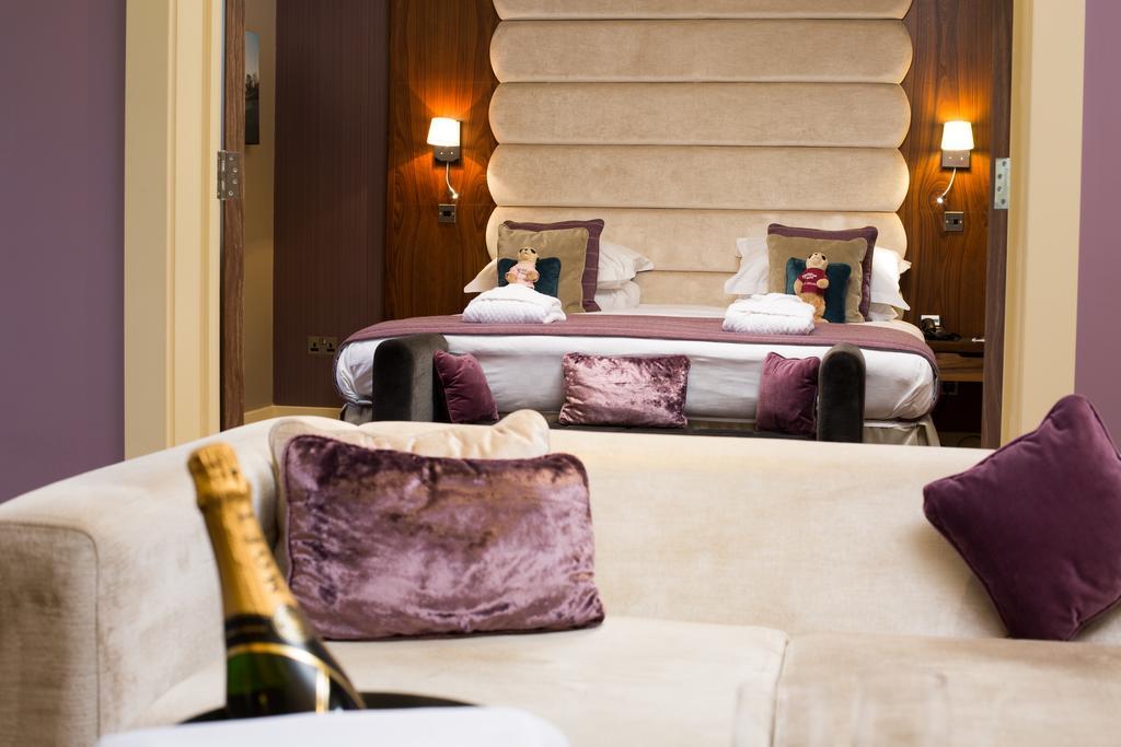 The Mere Golf Resort & Spa 외부 사진